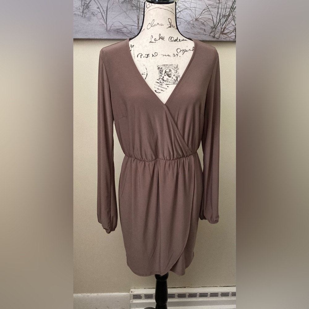Forever 21 Mocha V-neck long sleeve wrap mini dress, size large